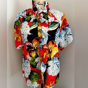 Women’s floral ruffled neckline shirt by Boho Chic size large